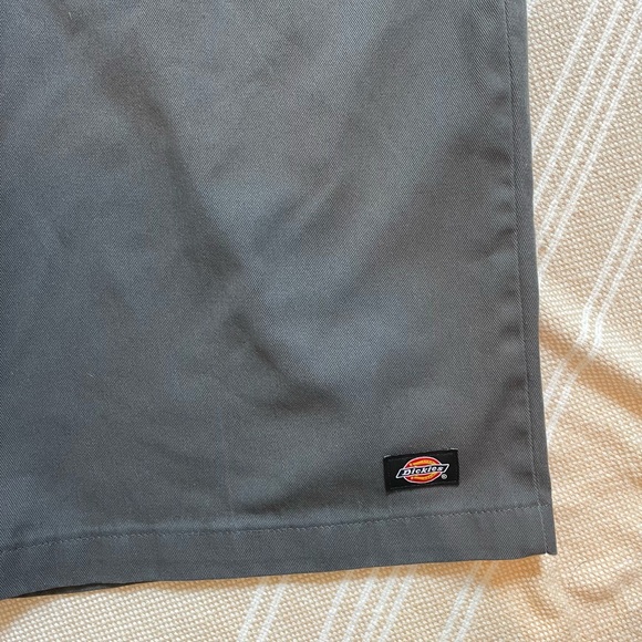 Dickies Men's charcoal sz34 work shorts "Loose Fit" - Picture 5 of 8